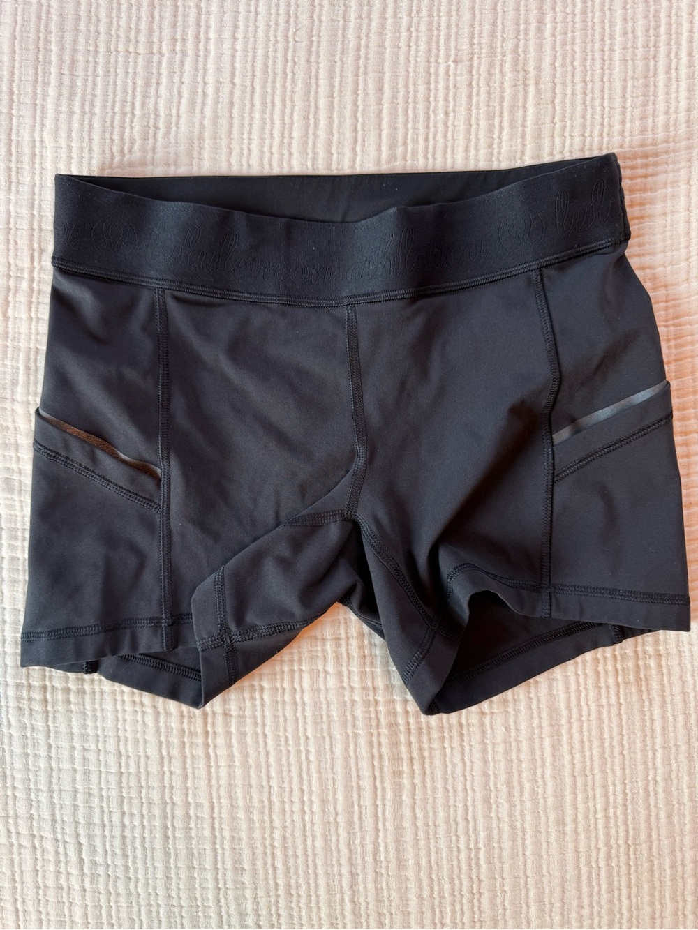 lululemon athletica Black Women's Athletic Bike Shorts with Side Pockets